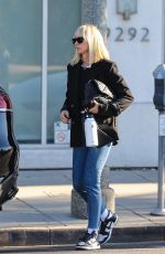 KIMBERLY STEWART Leaves a Hair Salon in Beverly Hills 11/14/2022