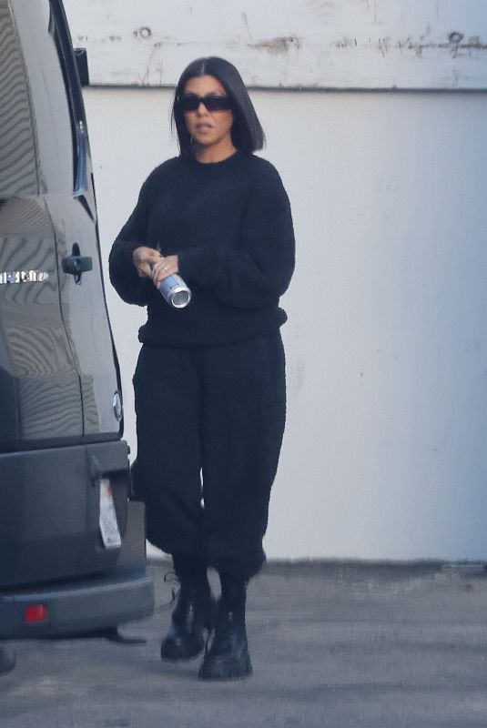 KOURTNEY KARDASHIA Leaves a Studio in Los Angeles 11/09/2022