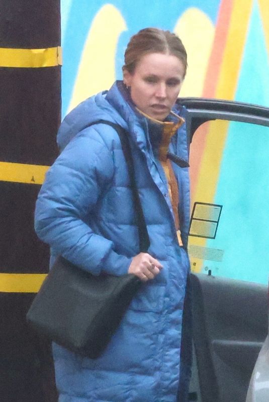KRISTEN BELL Out and About in Los Angeles 11/07/2022
