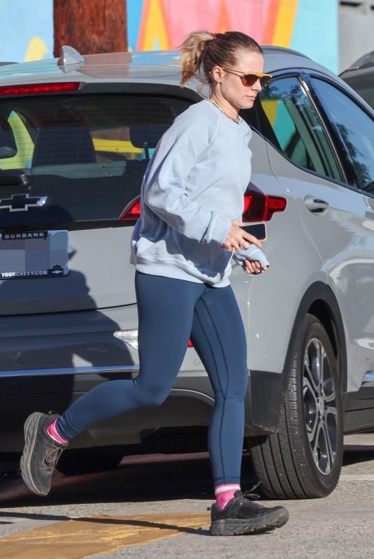 KRISTEN BELL Out Near Her Home in Los Angeles 11/14/2022