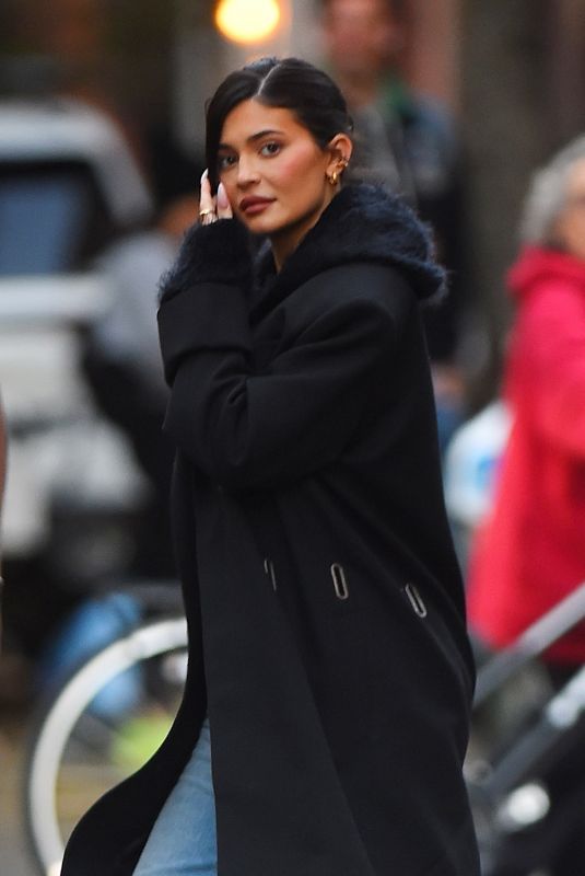 KYLIE JENNER Out and About in New York 11/08/2022