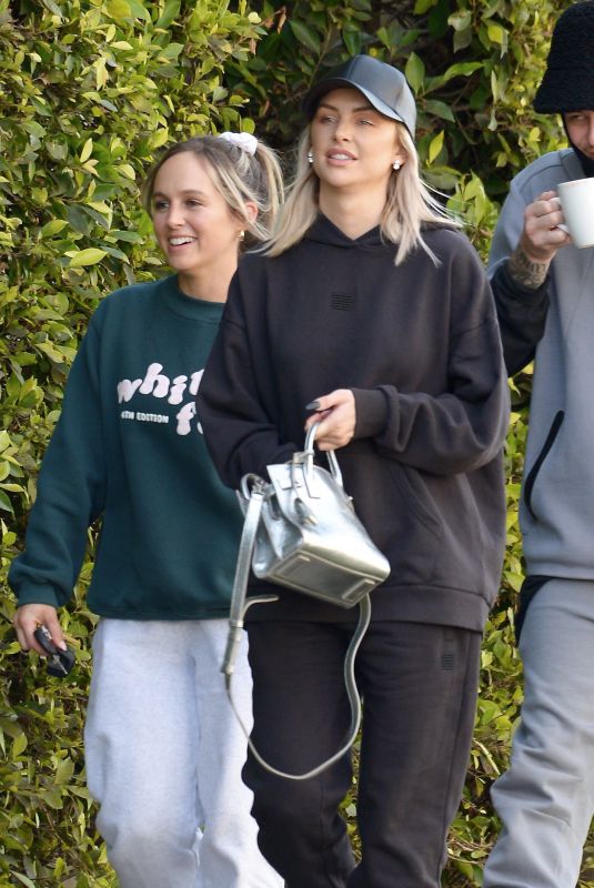 LALA KENT Out with Friends in Los Angeles 11/21/2022