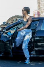 LAURA HARRIER Shopping at Gelson