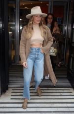 LEANN RIMES Laves BBC Radio 2 Studios in London 11/11/2022
