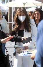LINDA CARDELLINI at Christina Applegate