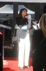 LINDA CARDELLINI at Christina Applegate