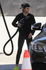 LISA RINNA at a Gas Station Before Heading to a Pilates Class in West Hollywood 11/22/20222