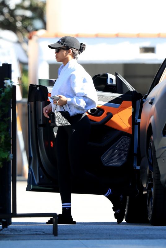 LORI HARVEY Shopping at XIV Karats in Beverly Hills 11/12/2022