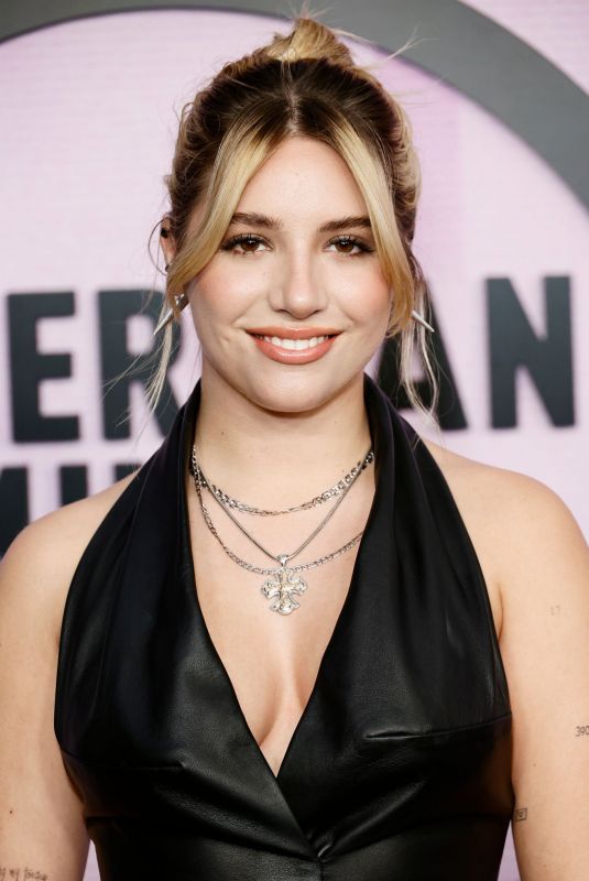 MACKENZIE ZIEGLER at 2022 American Music Awards in Los Angeles 11/20/2022