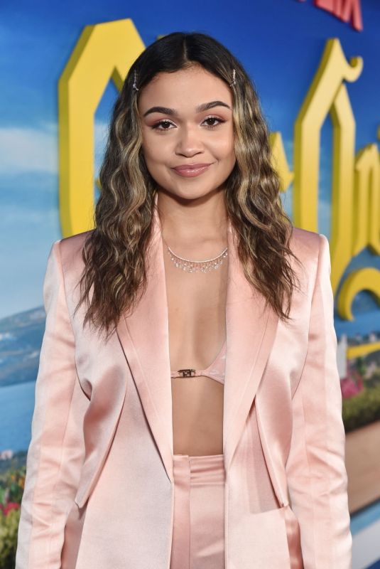 MADISON BAILEY at Glass Onion: A Knives Out Mystery Premiere in Los Angeles 11/14/2022