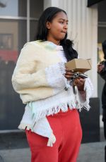 MALIA and SASHA OBAMA Out with Friends in Los Angeles 11/13/2022