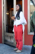 MALIA and SASHA OBAMA Out with Friends in Los Angeles 11/13/2022