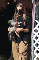 MARGOT ROBBIE and Tom Ackerley Shopping for Christmas Trees in West Hollywood 11/27/2022