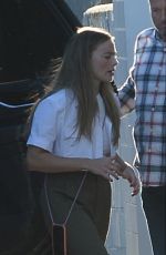 MARGOT ROBBIE Loads Luggage into a Car in Los Angeles 11/20/2022
