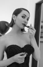 MAUDE APATOW Getting Ready for Harper