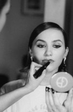 MAUDE APATOW Getting Ready for Harper
