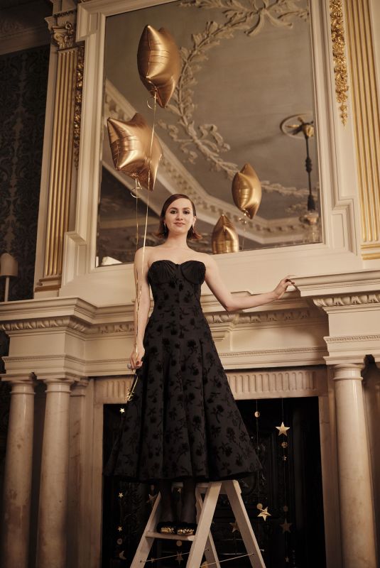 MAUDE APATOW - Harper