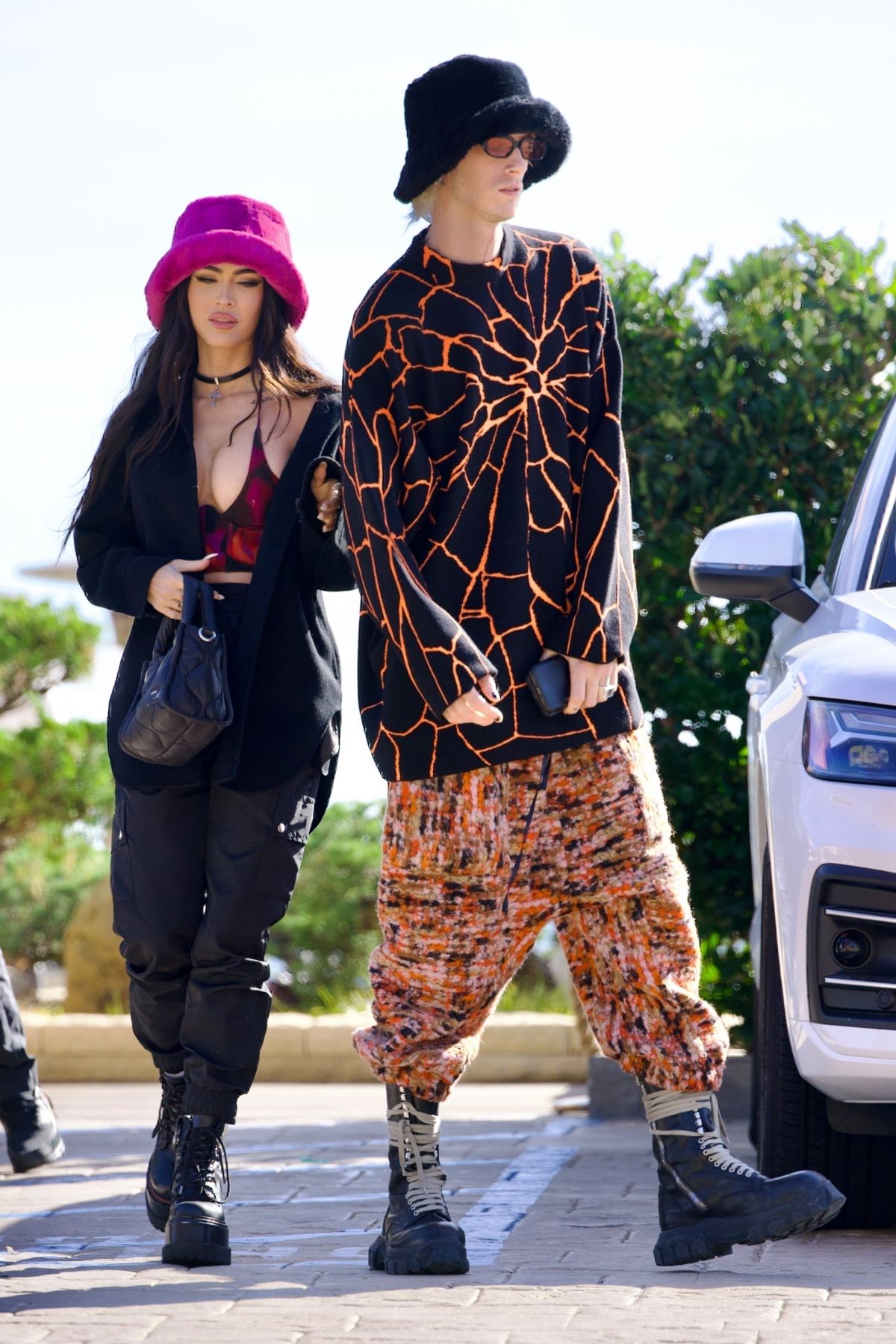 megan-fox-and-mgk-out-on-lunch-date-at-nobu-in-malibu-11-04-2022-6.jpg