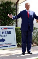 MELANIA and Donald TRUMP Leaves a Polling Station in Palm Beach 11/08/2022