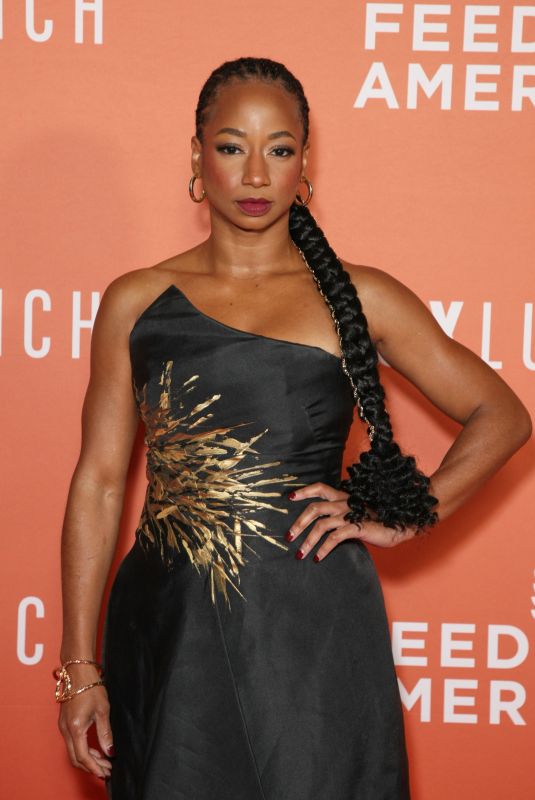 MONIQUE COLEMAN at BoxLunch Gala Honoring Feeding America in Los Angeles 11/09/2022