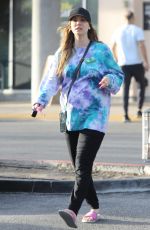 Pregantn KALEY CUOCO and Tom Pelphrey Out in Los Angeles 11/22/2022