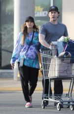 Pregantn KALEY CUOCO and Tom Pelphrey Out in Los Angeles 11/22/2022