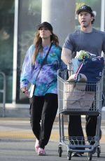 Pregantn KALEY CUOCO and Tom Pelphrey Out in Los Angeles 11/22/2022