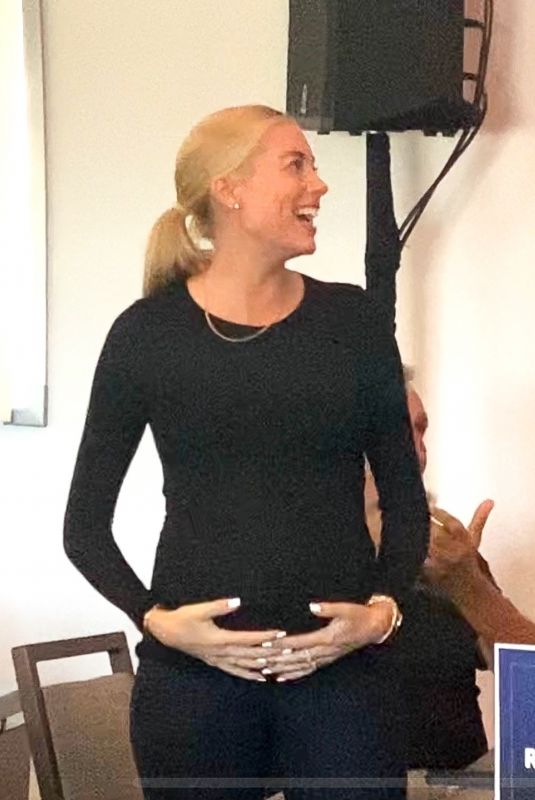 Pregnant HEATHER RAE YOUNG at Homeschooled Live Training Day in Newport Beach 11/05/2022
