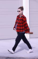 Pregnant KATE MARA Leaves Morning Yoga Class in Los Angeles 11/01/2022