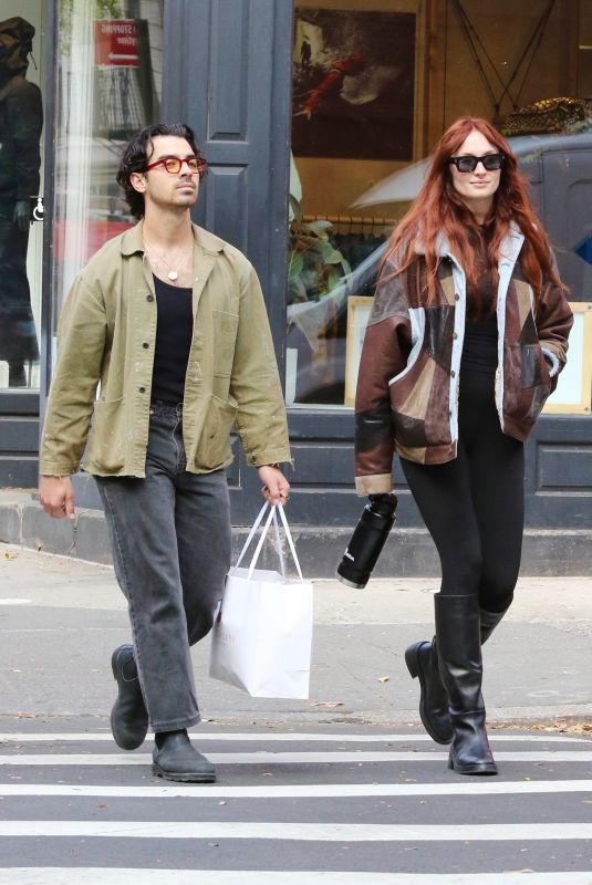 Pregnant SOPHIE TURNER and Joe Jonas Out Shopping in New York 10/31/2022