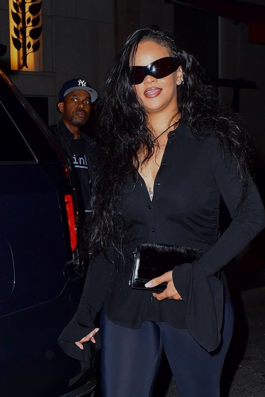 RIHANNA Out for Dinner in New York 11/05/2022