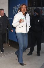 ROBIN ROBERTS Leaves Good Morning America Studio in New York 11/21/2022