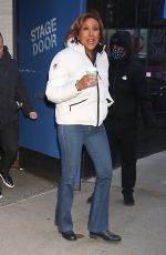 ROBIN ROBERTS Leaves Good Morning America Studio in New York 11/21/2022