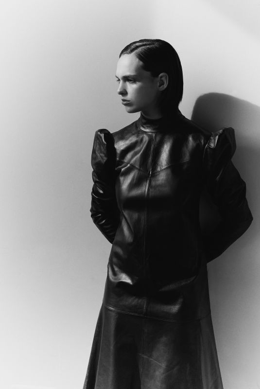 SARA SERRAIOCCO for L