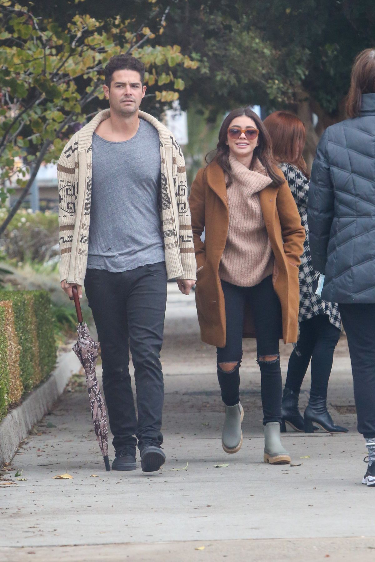 SARAH HYLAND and Wells Adams Out on Election Day in Los Angeles 11/08 ...