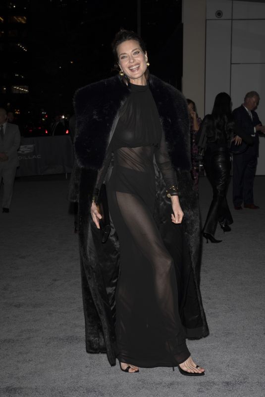 SHALOM HARLOW Arrives at WSJ Magazine 2022 Innovator Awards in New York 11/02/2022