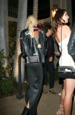 STELLA MAXWELL Leaves Leonardo DiCaprio