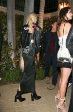 STELLA MAXWELL Leaves Leonardo DiCaprio