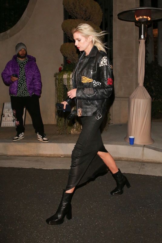 STELLA MAXWELL Leaves Leonardo DiCaprio