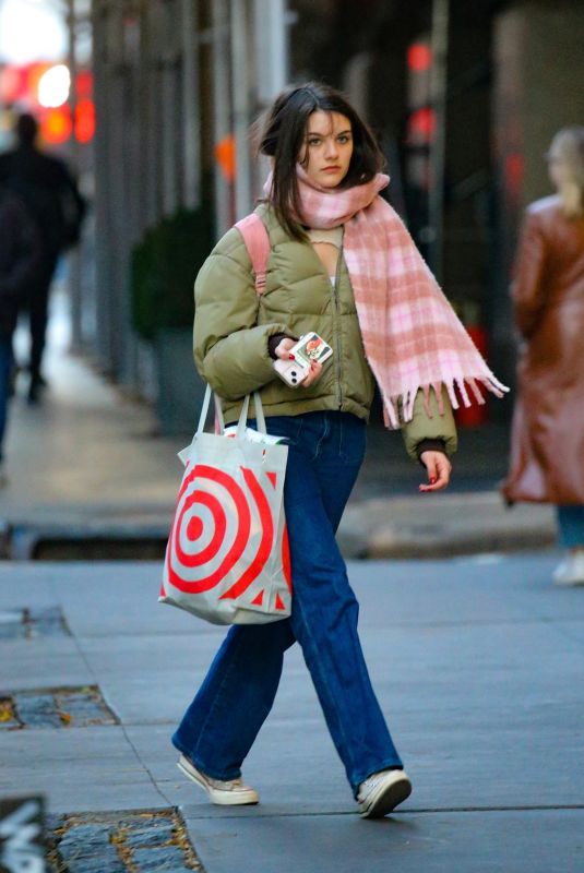 SURI CRUSIE Out Shopping in New York 11/28/2022