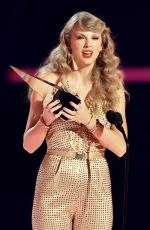 TAYLOR SWIFT at 2022 American Music Awards in Los Angeles 11/20/2022