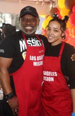 TINASHE at Thanksgiving Dinner to Unhoused Community off Los Angeles at Los Angeles Mission 11/23/2022