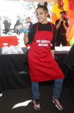 TINASHE at Thanksgiving Dinner to Unhoused Community off Los Angeles at Los Angeles Mission 11/23/2022