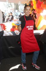 TINASHE at Thanksgiving Dinner to Unhoused Community off Los Angeles at Los Angeles Mission 11/23/2022