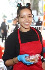 TINASHE at Thanksgiving Dinner to Unhoused Community off Los Angeles at Los Angeles Mission 11/23/2022