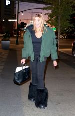 WENDY WILLIAMS Returns to Her Apartment in New York 11/22/2022