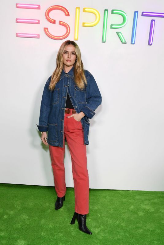 ZOEY DEUTCH at Opening of Esprit LA Pop-Up on Robertson Blvd 11/16/2022