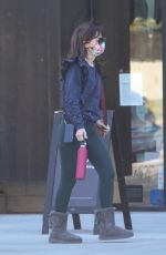 ZOOEY DESCHANEL Out for Early Morning Work in Brentwood 11/24/2022