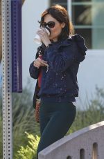ZOOEY DESCHANEL Out for Early Morning Work in Brentwood 11/24/2022