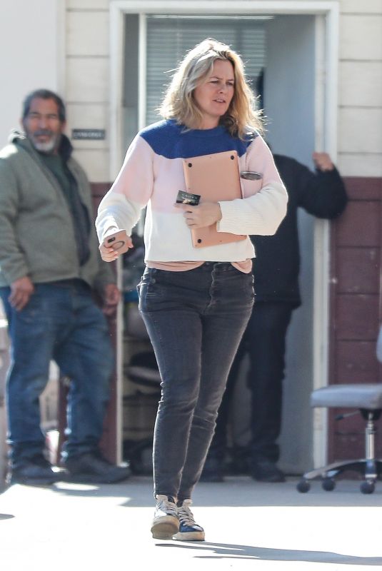 ALICIA SILVERSTONE Arrives at Her Office in Santa Monica 12/15/2022